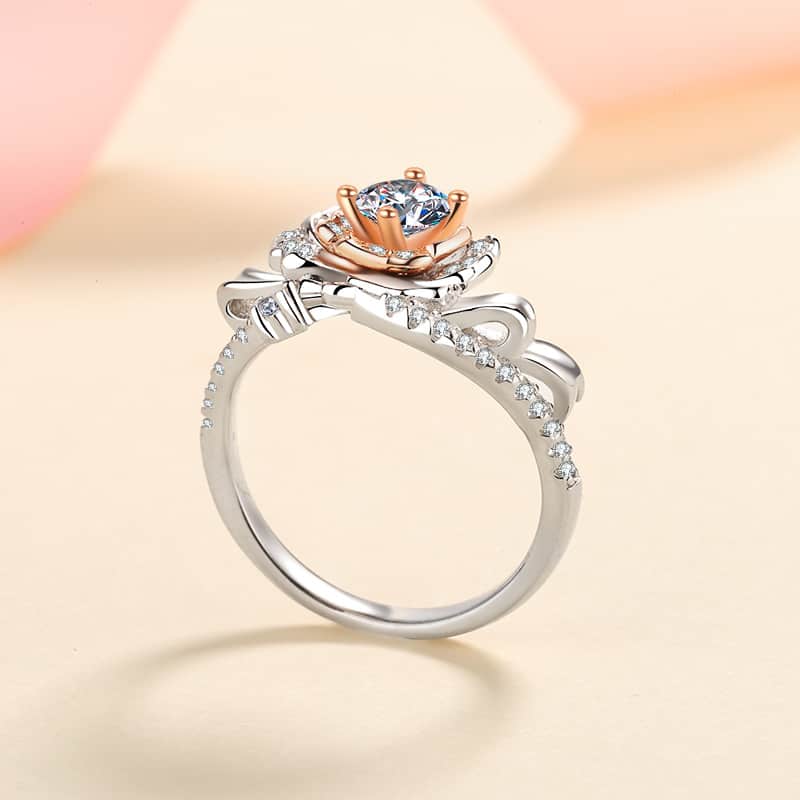 S925 Daisy Moissanite Ring, Women's - 0.5-carat D-color gemstone, vintage floral design, sterling silver/rose gold, nature-inspired engagement and commitment jewelry - Image 3