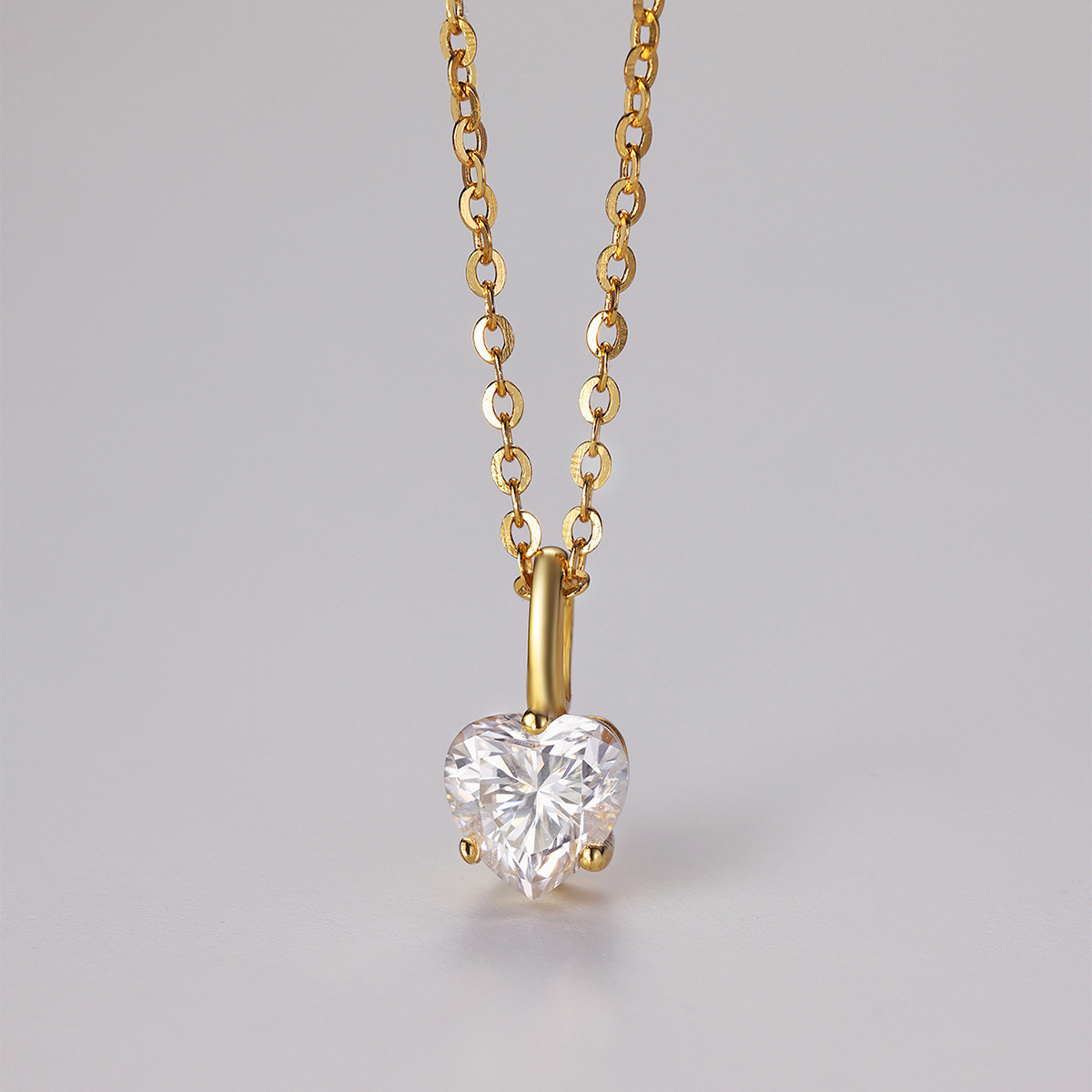 stunning moissanite heart necklace 0.8ct 925 gra Styling Moissanite Heart Necklace 0.8ct GRA certified pendant worn with formal attire