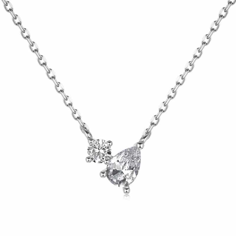 Stunning Pear-shaped cut zircon pendant