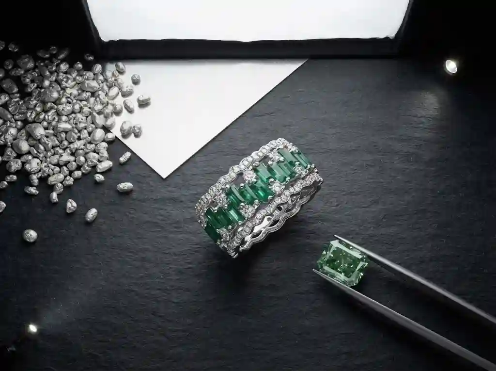 diamond ring wholesale Green diamond ring with 925 sterling silver raw casting, rhodium plating process, natural green diamond loose st MIRAMETAL