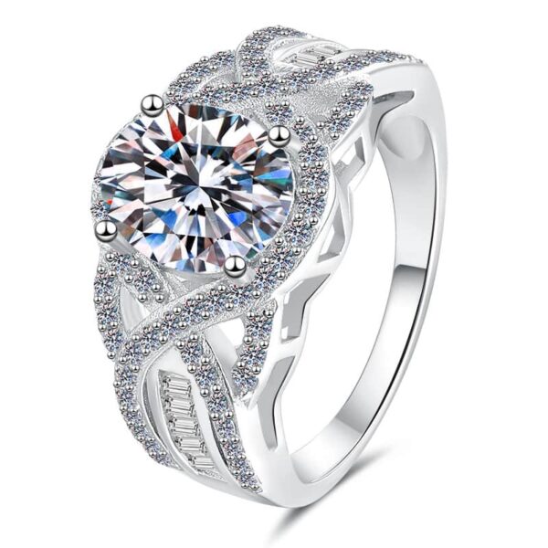 2‑carat Oval Moissanite Ring – Hero Shot showing white‑gold plated 925 Silver band and brilliant moissanite.