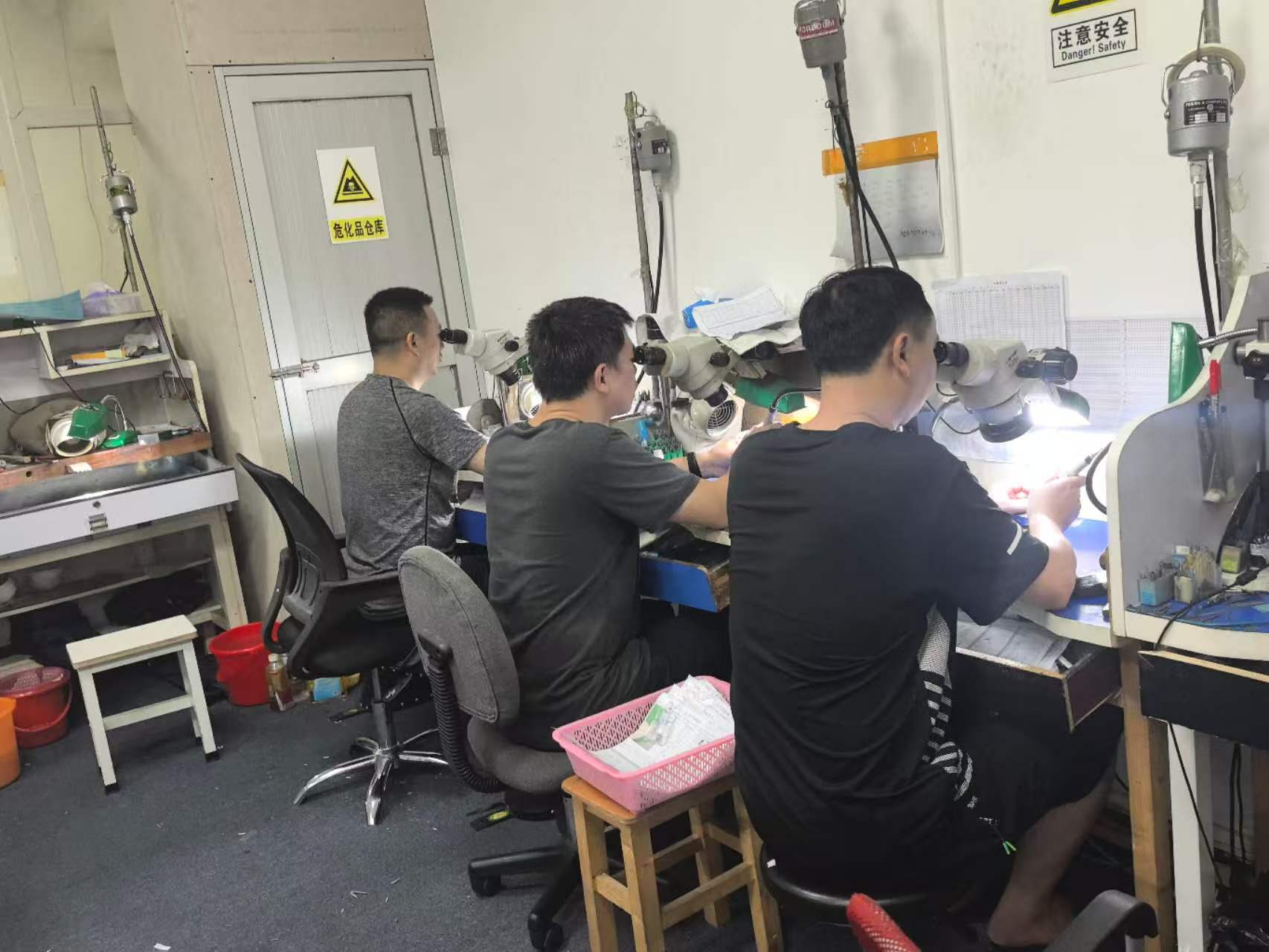Diamond setting workshop - precision stone setting