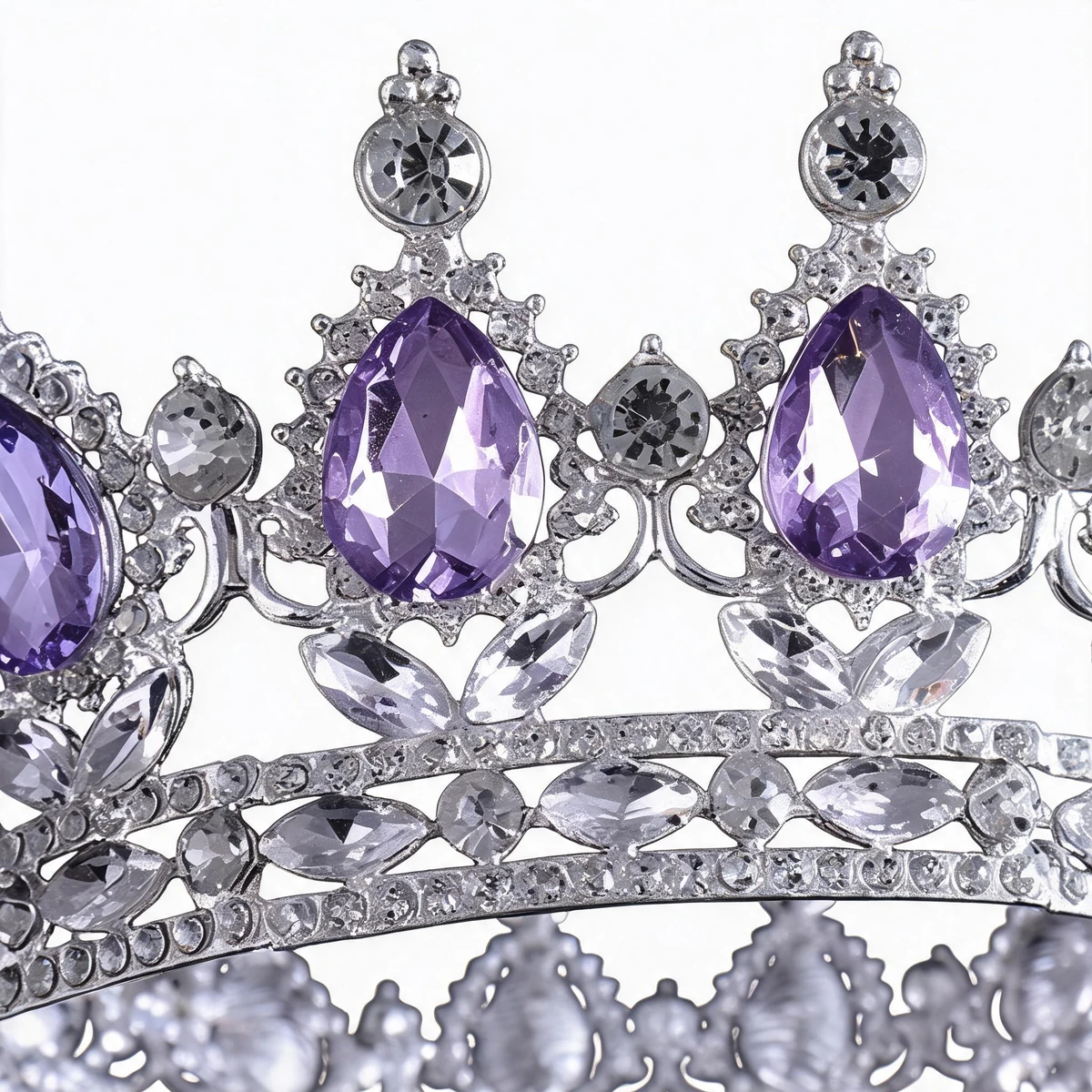 craftsmanship crystal setting on waterdrop bridal crown
