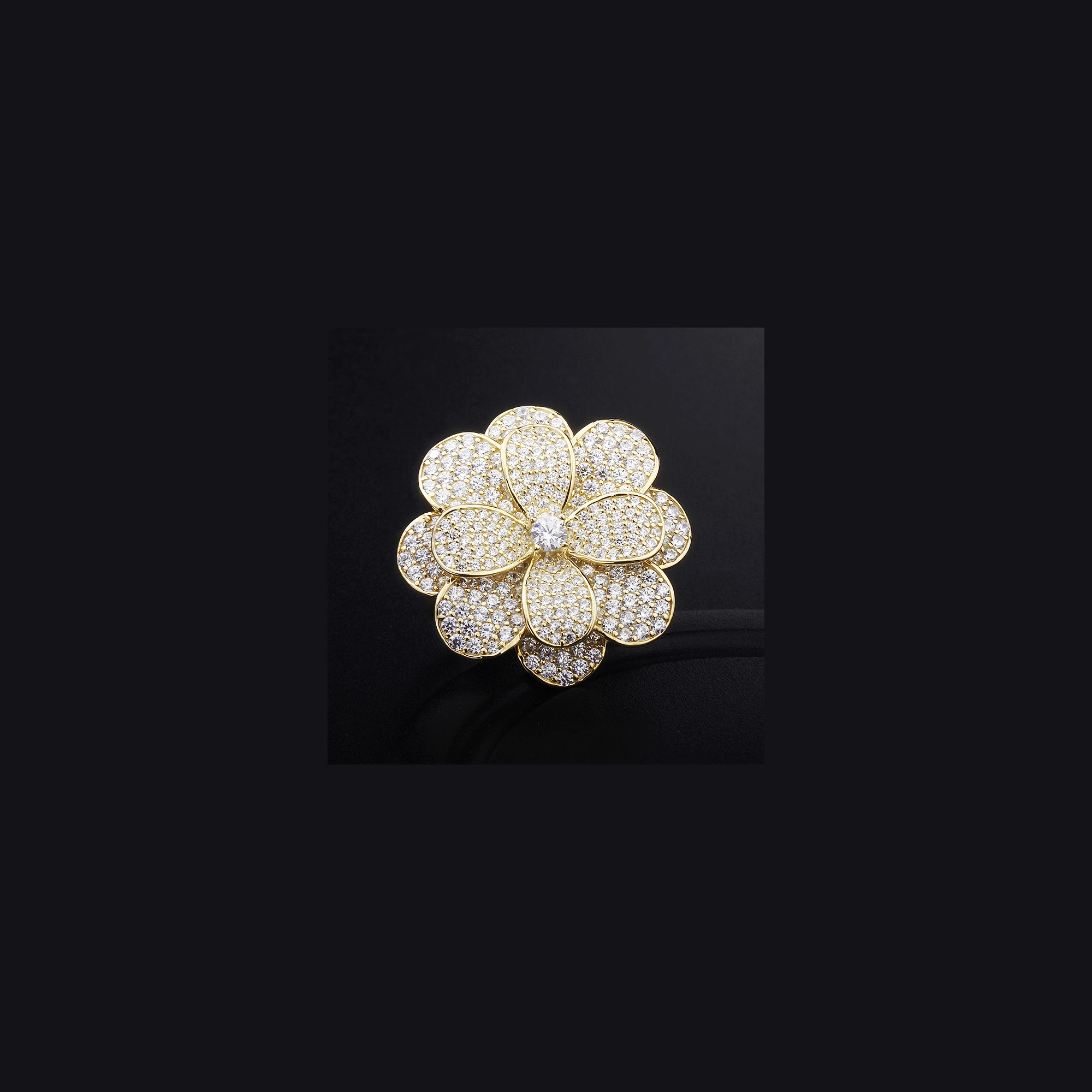 Vintage flower zirconia ring design with layered petals