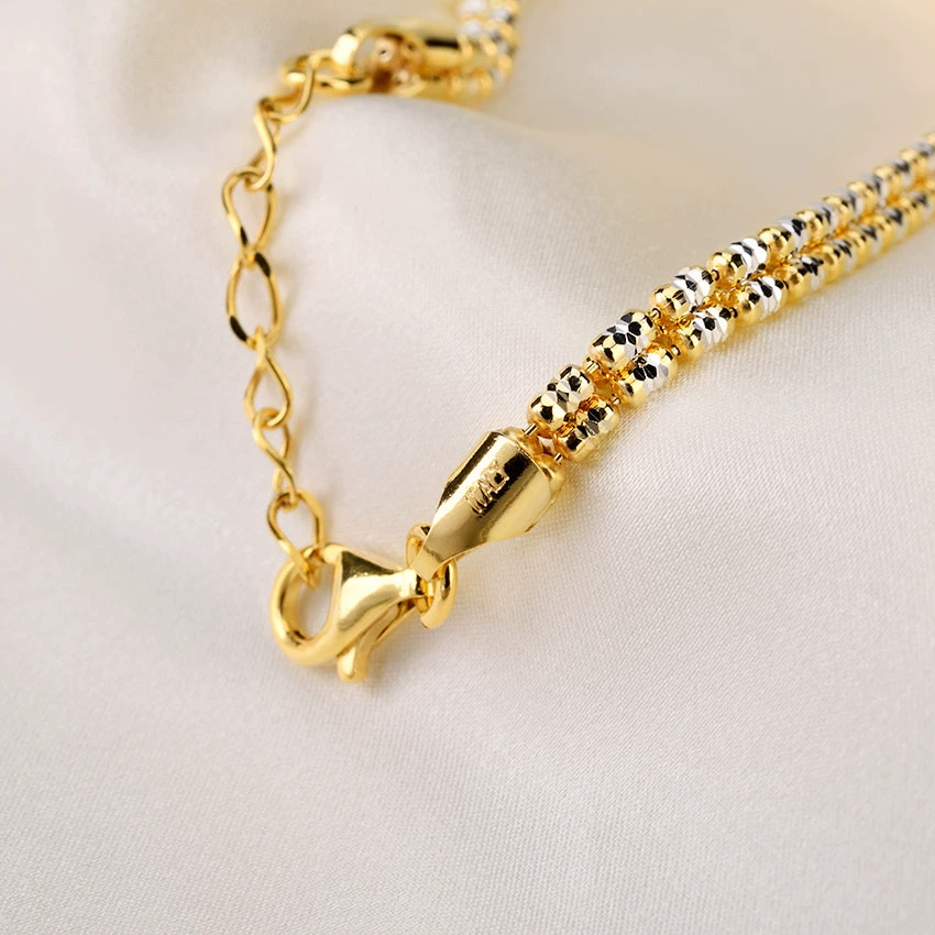 S925 silver bracelet close-up of diamond-cut laser beads — Italian precision craftsmanship